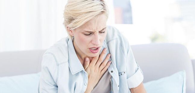 Cu pleurezie, patologii cardiace și nevralgie intercostală, durerea sub omoplatul stâng poate fi însoțită de dificultăți severe de respirație